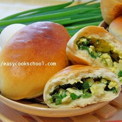 Пирожки с луком и яйцом в духовке