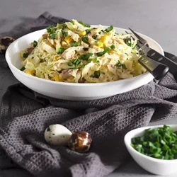 Салат из печени трески с пекинской капустой