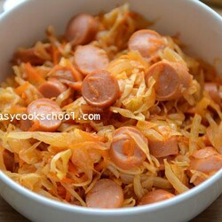 Солянка из капусты с сосиской