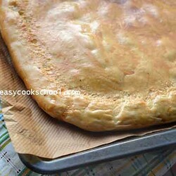 Простой капустный пирог на дрожжевом тесте