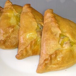 Курники с курицей и картофелем