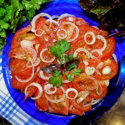 Пикантный салат к шашлыку