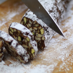 Шоколадная  колбаска (Яна 03.04.25 Кулин.искусс. 10.00) точно