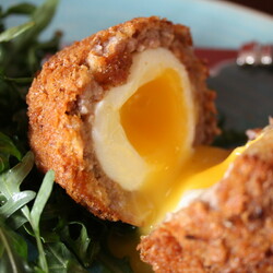 Яйца в фарше во фритюре