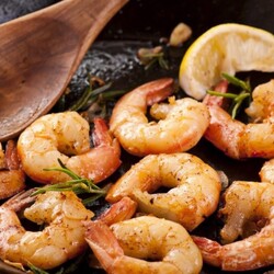 Креветки со сливочным маслом и чесноком