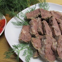 Как варить мясо для салата, бульон