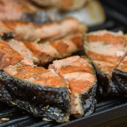 Сахар вместо панировки: новый взгляд на жареную рыбу