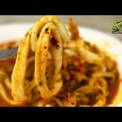 Жареный кальмар "ВОК" Быстро, просто и очень вкусно.