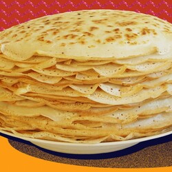 8 рецептов нежных и тонких блинов - Лайфхакер