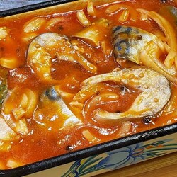 Томатная заливка, в которой скумбрия становится деликатесом. Круче лосося!