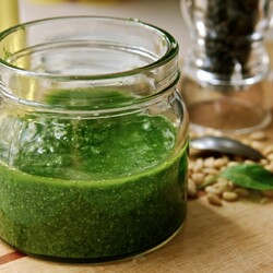 Рецепт зеленой аджики я узнала случайно. Вот уже 10 лет подряд заготавливаю ее на зиму - Мой город