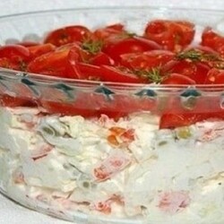 Салат, который переплюнул оливье и сельдь под шубой: «Красная шапочка» съедается в считанные секунды