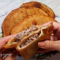Хрустящие чебуреки с мясом на сковороде. Идеальное заварное тесто для чебуреков за пару минут!
