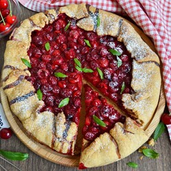 Галета с вишней