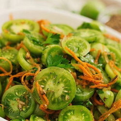 Зеленые помидоры по-корейски быстрого приготовления