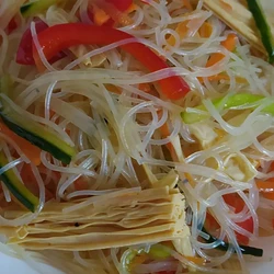 Фунчоза с овощами, соевой спаржей и домашней заправкой 120 ккал рецепт с фото пошаговый от Анна Ambassador - Овкусе.ру