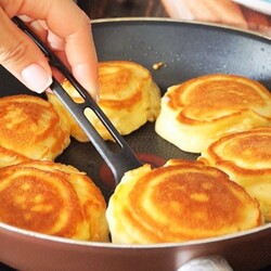 Яблочные оладьи вкуснее, чем пончики. Сочные и пышные: завтрак за 5 минут