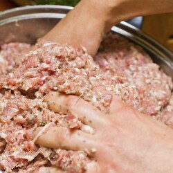 Обед для большой семьи из 300 г фарша