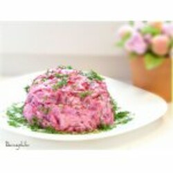 Салат из сыра, яиц и свеклы