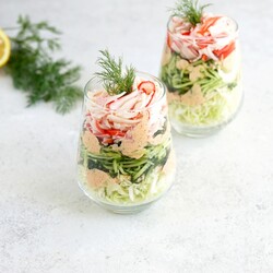 Салат с капустой, крабовыми палочками и огурцом: рецепт | Меню недели