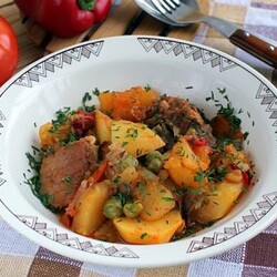 Рецепт рагу из свинины с картошкой в мультиварке | Меню недели