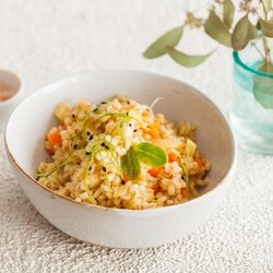 Жареная перловка с овощами