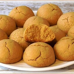 Печенье из жареной муки (со вкусом халвы и орехов)