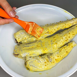 Смазываем минтай горчицей и запекаем: становится по вкусу как дорогая рыба