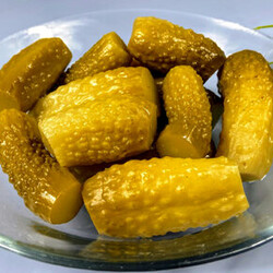 Салат из соленых огурцов (делать)