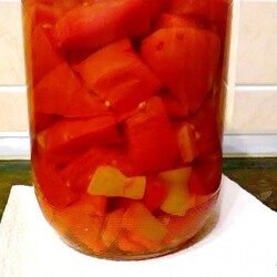 Салат на зиму из помидор и болгарского перца