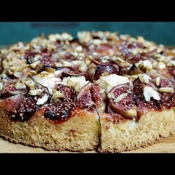 Пирог с инжиром.  Такого волшебного теста вы никогда не пробовали!