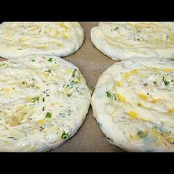 Катлама с луком и кинзой