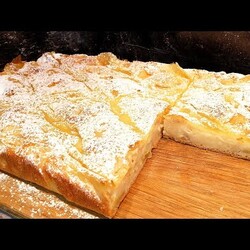 «Шарлотка» с яблоками и заварным кремом