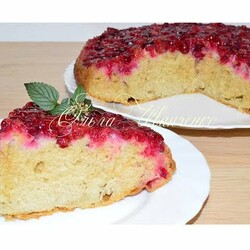 Перевернутый пирог с карамелизированной клюквой.