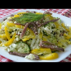 Капустный салат с говядиной. ПП