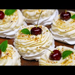 Пирожное Павлова с творожно-сливочным кремом