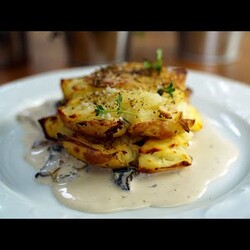 Запеченный картофель со сливочным соусом