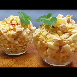 Салат с ананасами