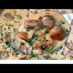 Шампиньоны в сливочном соусе