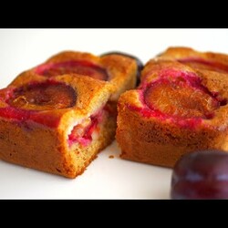 Королевская шарлотка со сливами