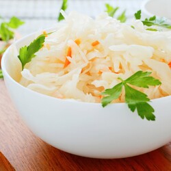 Как вкусно приготовить квашеную капусту, чтобы хрустела, как новая купюра: за 3 часа без уксуса