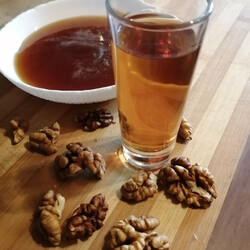 Настойка на грецких орехах и мёде