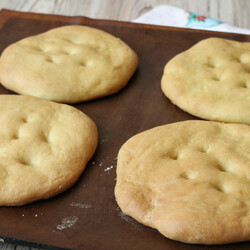 Лепешки на кефире в духовке: без дрожжей, без яиц, без лишнего масла