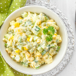 САЛАТ ИЗ КУКУРУЗЫ И ГОРОШКА