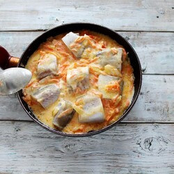 Минтай в сметанном соусе