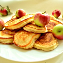 Яблочные оладушки