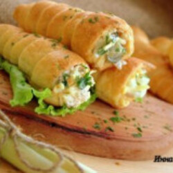 Закусочные трубочки из слоёного теста