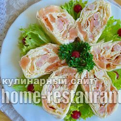 Рулет из лаваша с красной рыбой и креветками «Аквариум»