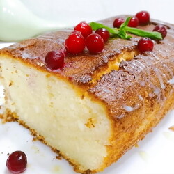 Рецепт без заморочек – манник с творогом: пирог на сметане получается гораздо вкуснее, чем ожидаешь