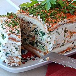 Закусочный торт с брынзой и шпинатом